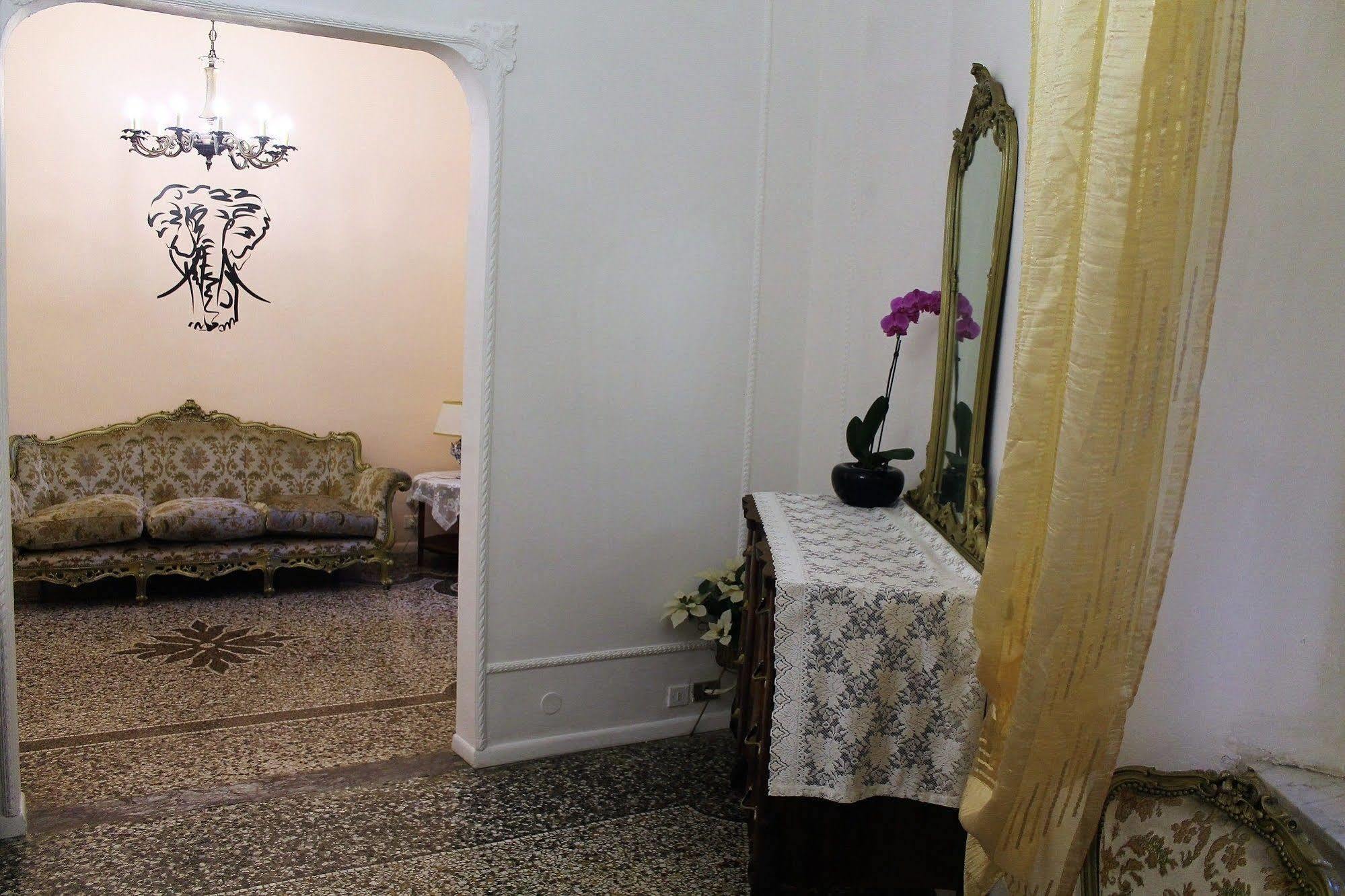 Appartamento In Centro Zona Fiera,Davanti Al Galliera Γένοβα Εξωτερικό φωτογραφία