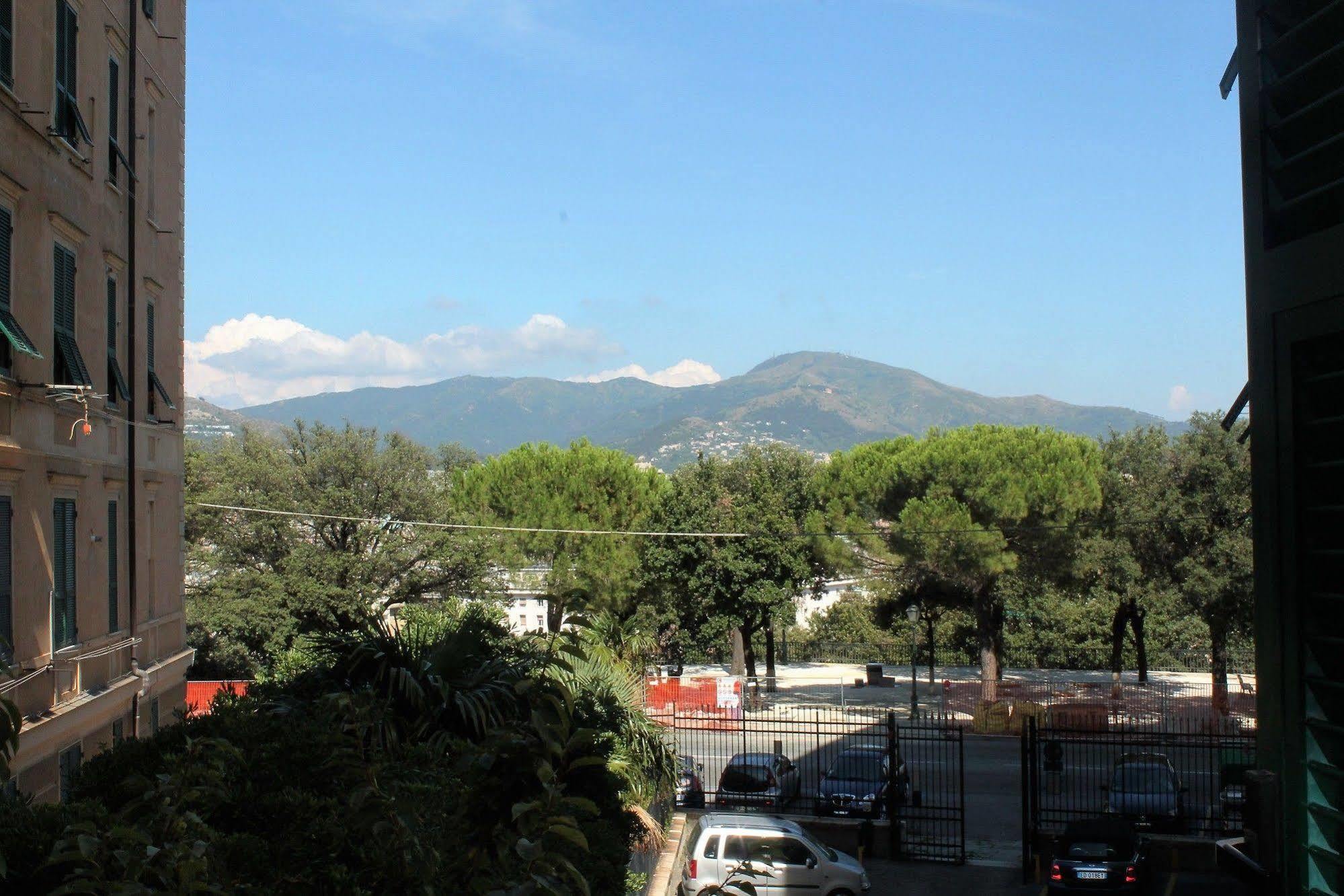 Appartamento In Centro Zona Fiera,Davanti Al Galliera Γένοβα Εξωτερικό φωτογραφία