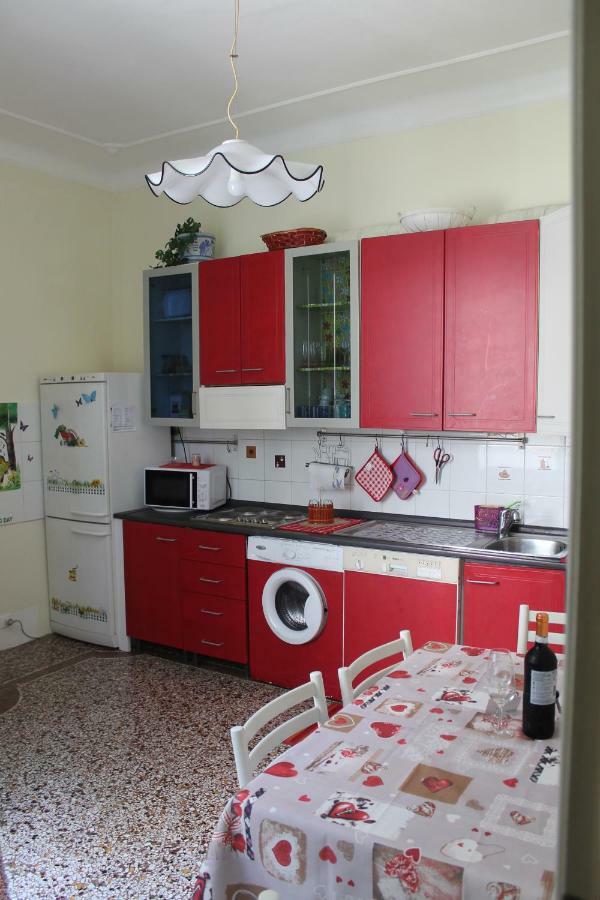 Appartamento In Centro Zona Fiera,Davanti Al Galliera Γένοβα Εξωτερικό φωτογραφία