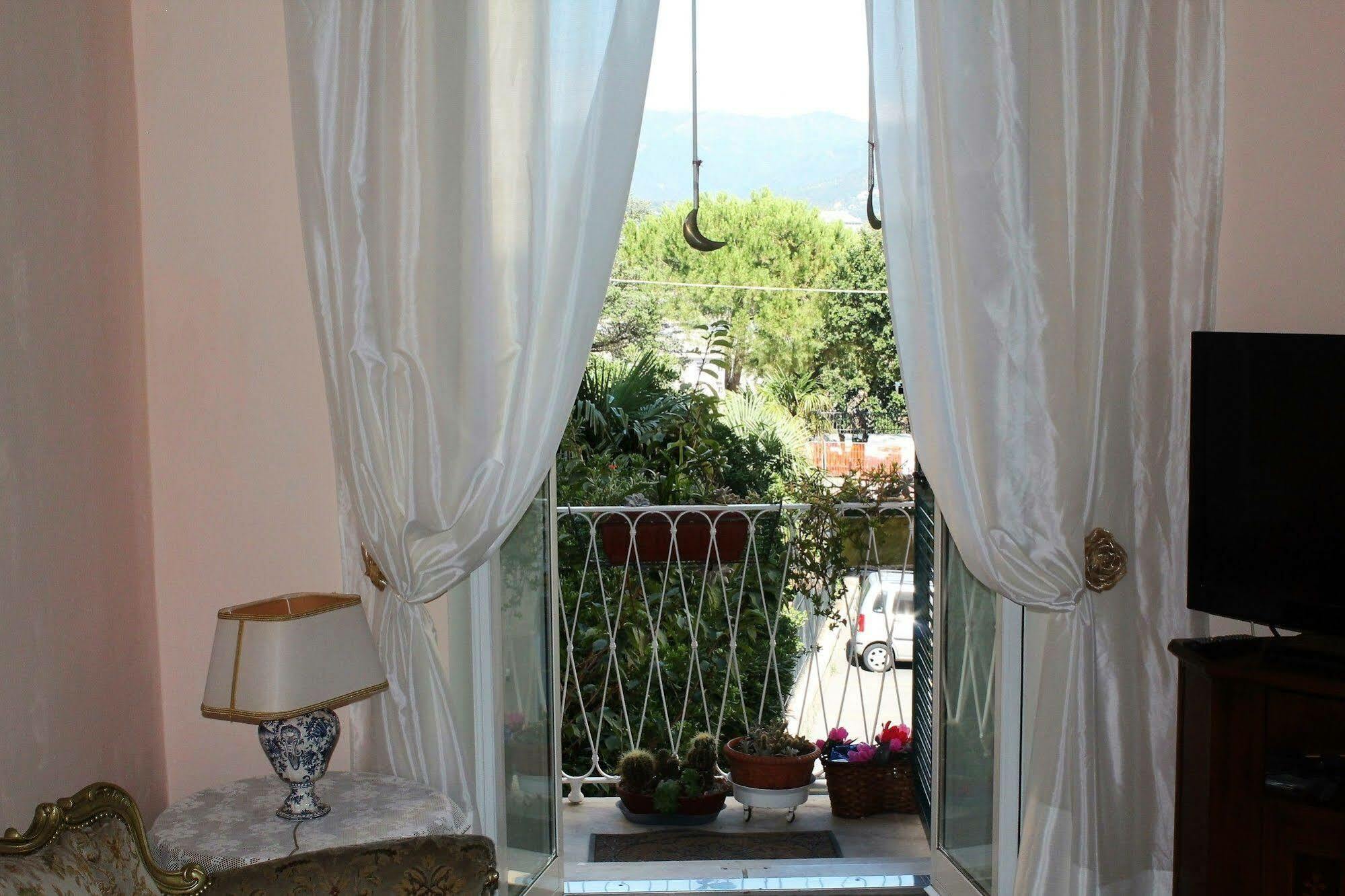 Appartamento In Centro Zona Fiera,Davanti Al Galliera Γένοβα Εξωτερικό φωτογραφία